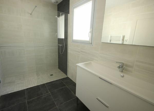 Maison à louer    3 pièces •  Habas