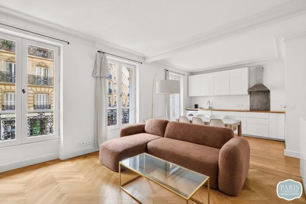 Paris 8ème - Bel appartement Haussmannien de 62,18m² Carrez