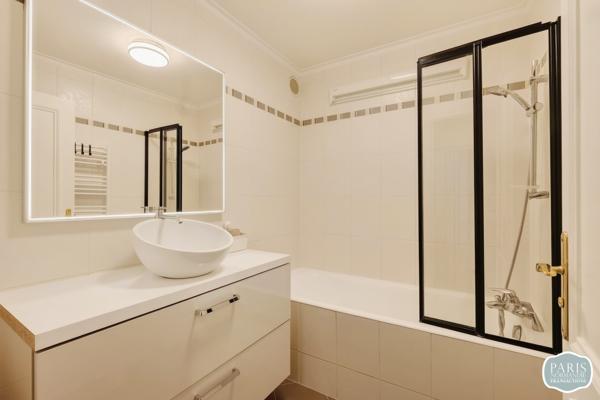Paris 8ème - Bel appartement Haussmannien de 62,18m² Carrez
