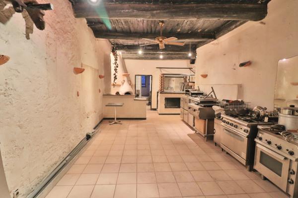 Carcès - Local Commercial - 141m2