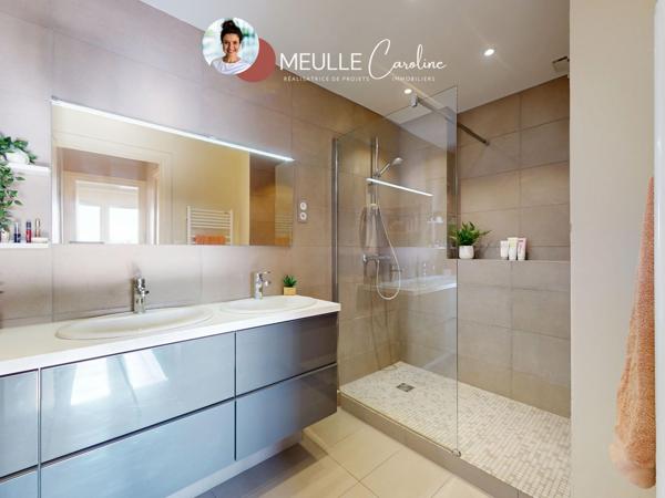 Appartement
         3 pièces
        - 79 m² Exclusivité 340 000 € *