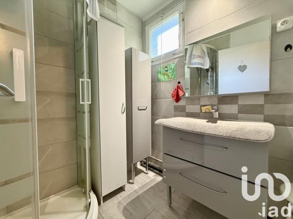 Immeuble à vendre 121 m² Vouillé