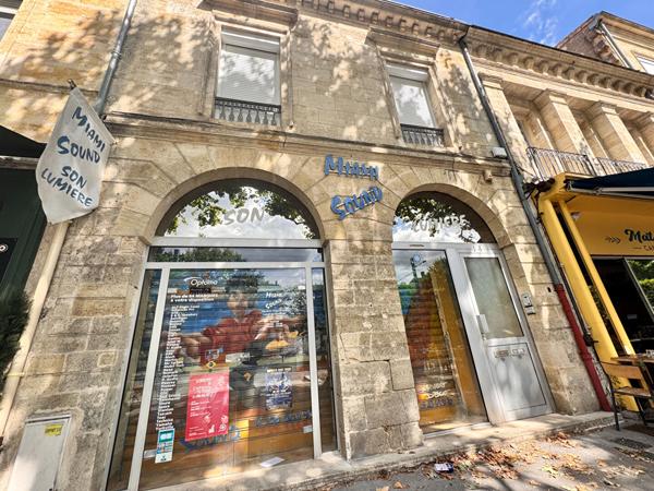 33100 BORDEAUX - Murs commerciaux de 128.93 m2 (63 + 65,93 en sous-sol) à vendre