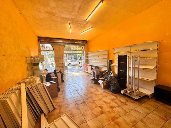 33100 BORDEAUX - Murs commerciaux de 128.93 m2 (63 + 65,93 en sous-sol) à vendre