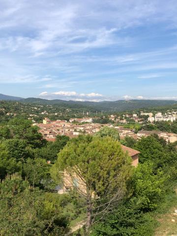 Maison à deux niveaux sur les hauteurs d'Apt