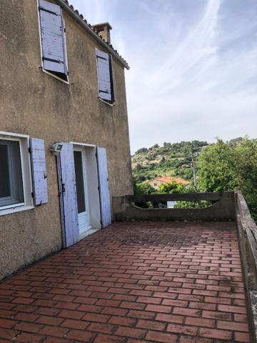 Maison à deux niveaux sur les hauteurs d'Apt