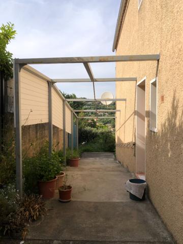 Maison à deux niveaux sur les hauteurs d'Apt