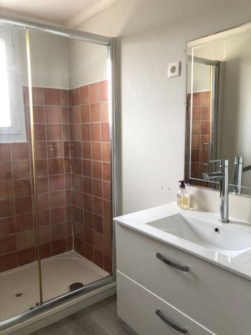 Maison à deux niveaux sur les hauteurs d'Apt