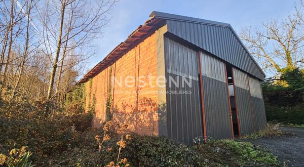 A Aurillac, quartier Belbex, à Vendre grange-entrepôt d'une surface de 280 m²