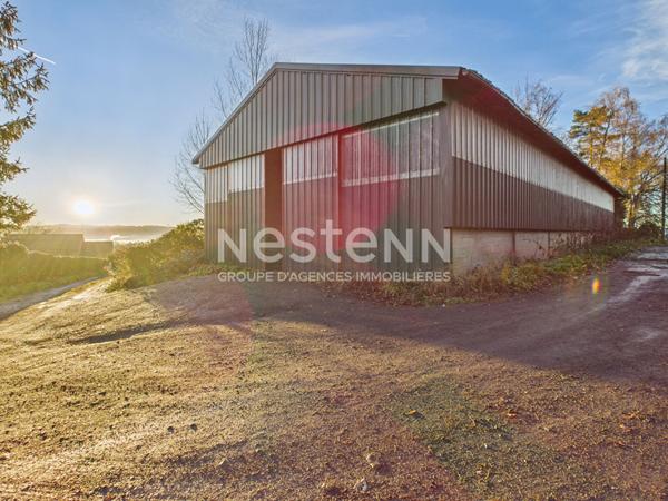 A Aurillac, quartier Belbex, à Vendre grange-entrepôt d'une surface de 280 m²