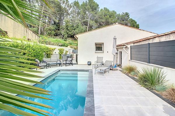 A VENDRE a LORGUES - Villa de PLAIN PIED avec PISCINE a 5mn du VILLAGE