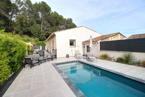 A VENDRE a LORGUES - Villa de PLAIN PIED avec PISCINE a 5mn du VILLAGE