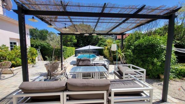 Belle maison de caractère avec gites et piscine
