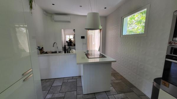 Belle maison de caractère avec gites et piscine