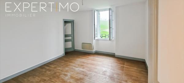 Lisle (24350) À vendre ancienne ferme restaurée de 110 m² habitable, grange et dépendances de 335 m² secteur Tocane Saint Ap