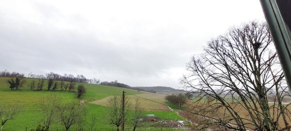 Lisle (24350) À vendre ancienne ferme restaurée de 110 m² habitable, grange et dépendances de 335 m² secteur Tocane Saint Ap