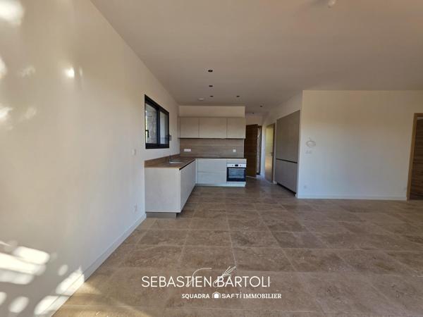 Bergerie de charme livrée neuve T4 de 90m2 avec piscine