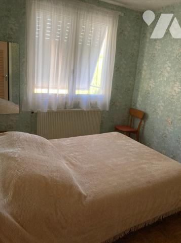 Sur l'avenue de Mayen à JOIGNY - Une maison de 4 pièces, 3 chambres avec jardin.