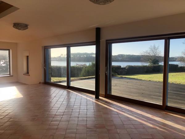 Propriété de charme avec vue sur le Golfe du Morbihan et piscine chauffée à vendre à Arradon