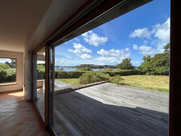 Propriété de charme avec vue sur le Golfe du Morbihan et piscine chauffée à vendre à Arradon