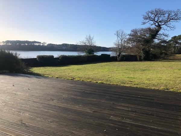 Propriété de charme avec vue sur le Golfe du Morbihan et piscine chauffée à vendre à Arradon