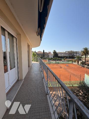 Menton centre, 3 pièces de 77 m² proche des tennis 