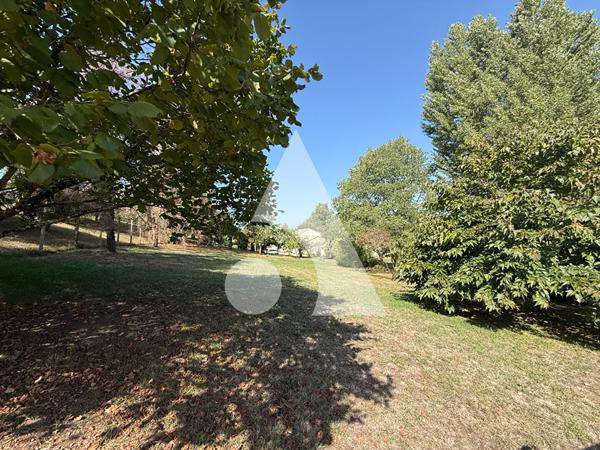 Terrain 714 m2