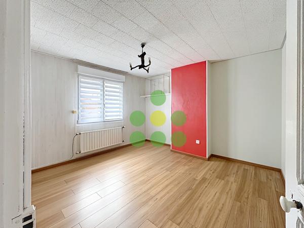 Maison
         5 pièces
        - 130 m² 269 000 € *
