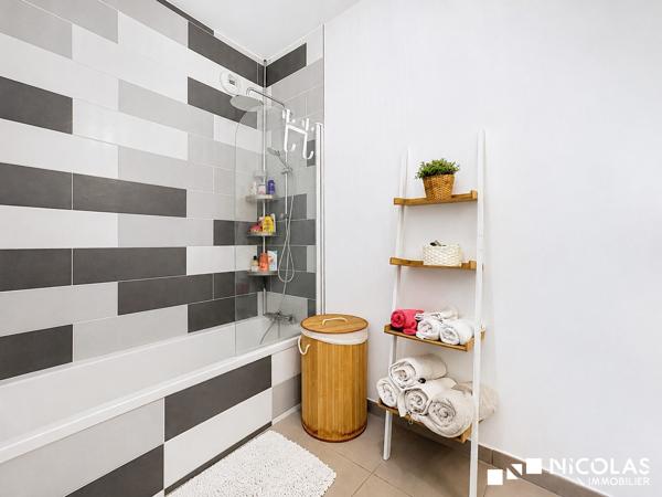 T3 récent de 62 m² – terrasse, parking, piscine et ascenseur