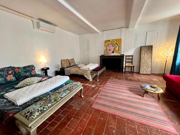 En exclusivité : Grande maison 214 m² – Idéal gîtes / chambres d’hôtes / demeure familiale – Jardin – Proche Lézignan-Corbières – 309 000 € FAI