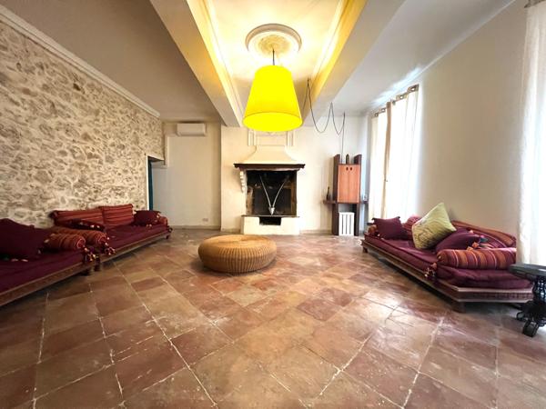 En exclusivité : Grande maison 214 m² – Idéal gîtes / chambres d’hôtes / demeure familiale – Jardin – Proche Lézignan-Corbières – 309 000 € FAI