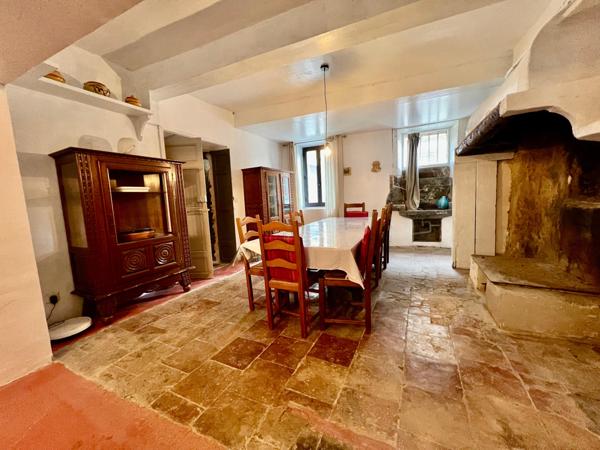 En exclusivité : Grande maison 214 m² – Idéal gîtes / chambres d’hôtes / demeure familiale – Jardin – Proche Lézignan-Corbières – 309 000 € FAI