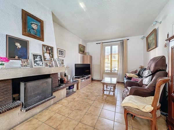 Deux maisons proche métro