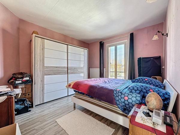 Deux maisons proche métro