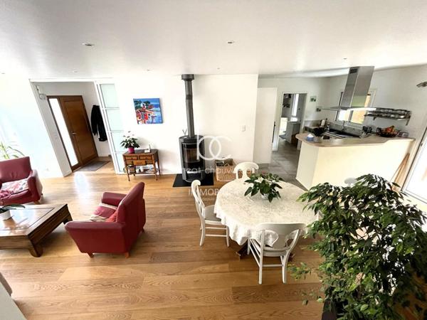 THEIX NOYALO Maison 6 pièces 155 m²