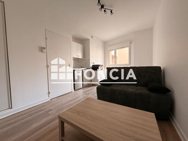 Location Studio meublé 20.19 m² - 13 RUE DU GRAND FAUBOURG Chartres 28000