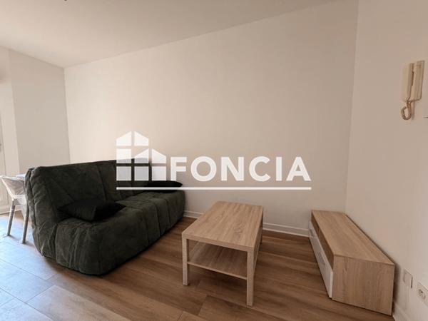 Location Studio meublé 20.19 m² - 13 RUE DU GRAND FAUBOURG Chartres 28000