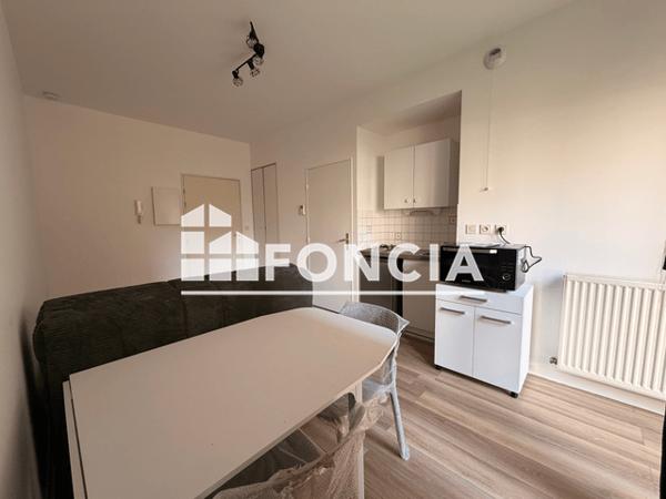 Location Studio meublé 20.19 m² - 13 RUE DU GRAND FAUBOURG Chartres 28000