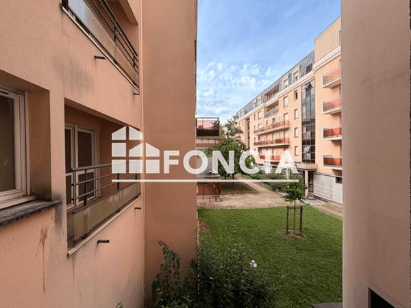 Location Studio meublé 20.19 m² - 13 RUE DU GRAND FAUBOURG Chartres 28000