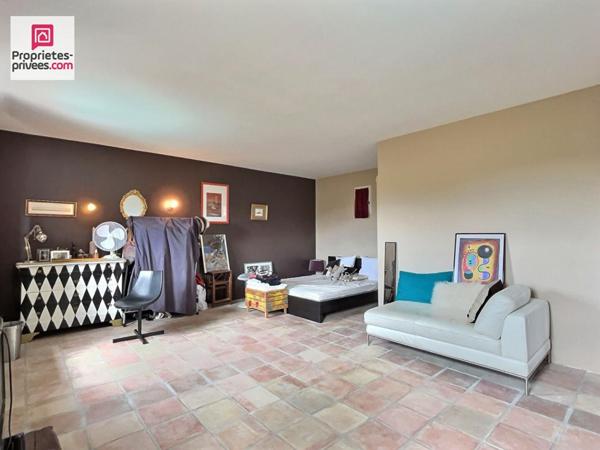 MAISON DE CHARME SUR LORGUES 217 M² AVEC PISCINE