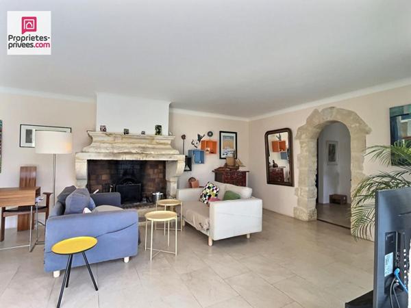 MAISON DE CHARME SUR LORGUES 217 M² AVEC PISCINE