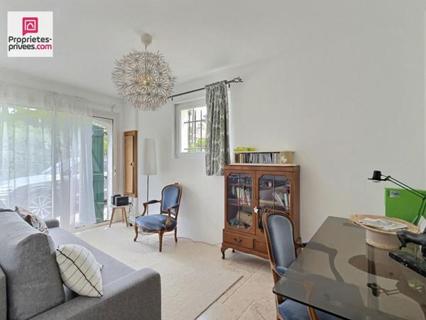 MAISON DE CHARME SUR LORGUES 217 M² AVEC PISCINE