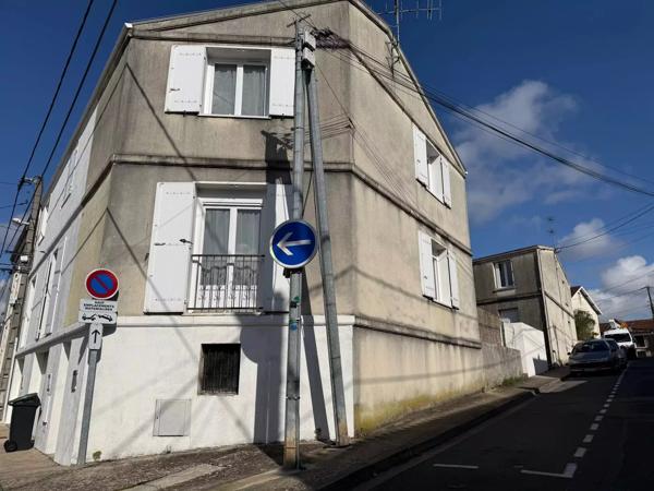 MAISON  - 2chs - Terrasse - BON ÉTAT