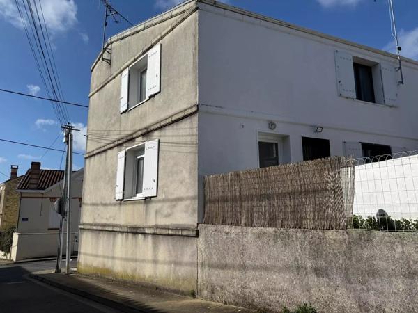 MAISON  - 2chs - Terrasse - BON ÉTAT