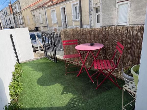 MAISON  - 2chs - Terrasse - BON ÉTAT