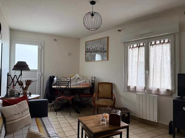 MAISON  - 2chs - Terrasse - BON ÉTAT