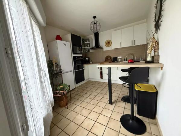 MAISON  - 2chs - Terrasse - BON ÉTAT