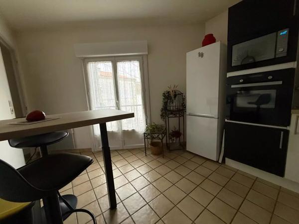 MAISON  - 2chs - Terrasse - BON ÉTAT