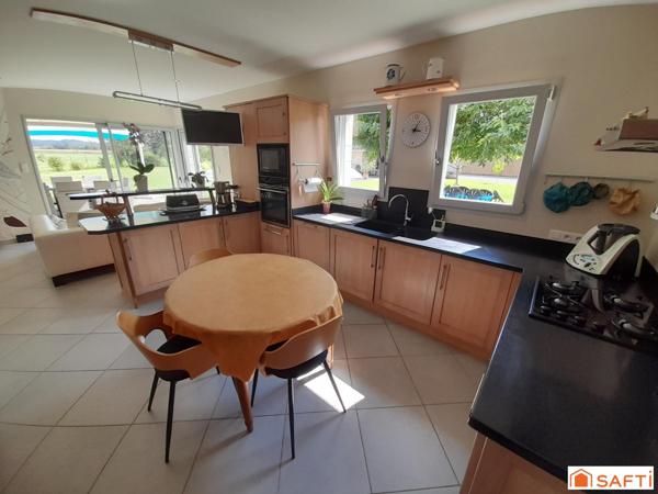 Magnifique propriété de 2012, 185m2 aux belles prestations