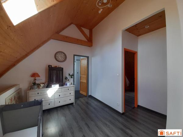 Magnifique propriété de 2012, 185m2 aux belles prestations